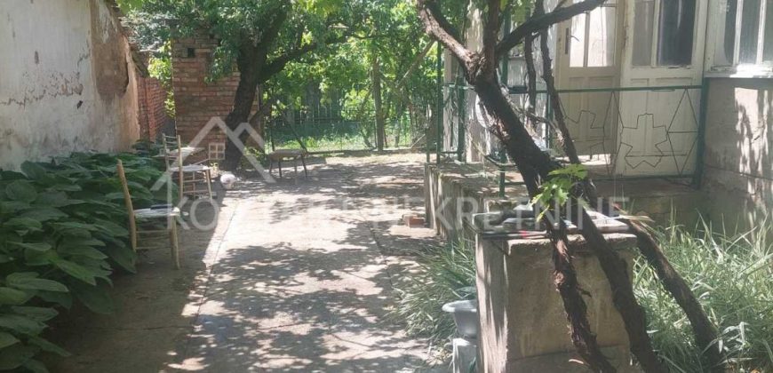 Porodična Kuća 180 m² – Odlična Lokacija, Uveden Gas