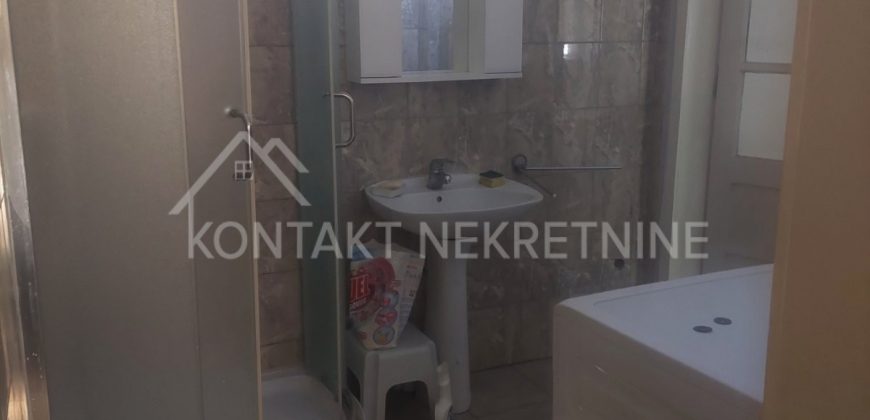Porodična Kuća 180 m² – Odlična Lokacija, Uveden Gas