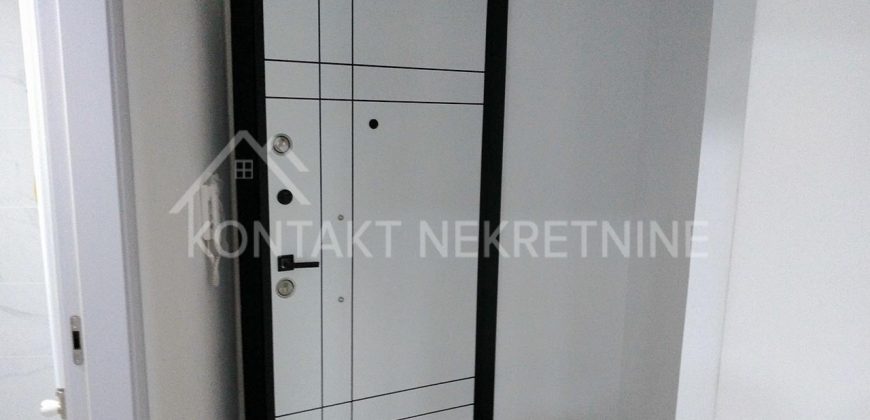 Nov Dvosoban Stan Na 4. Spratu – Blizina Centra Rume