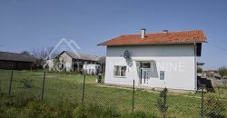 Prostrana Porodična Kuća Sa Dvorištem – Donji Petrovci