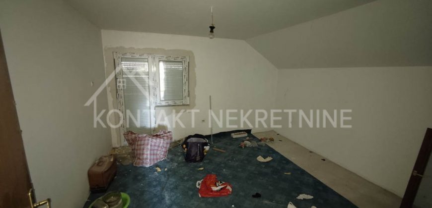 Prostrana Porodična Kuća Sa Dvorištem – Donji Petrovci