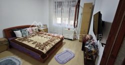 Višefunkcionalna Nekretnina U Vrdniku – Tri objekta, Idealno Za Život I Izdavanje