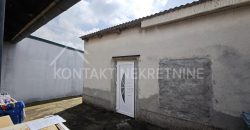 Višefunkcionalna Nekretnina U Vrdniku – Tri objekta, Idealno Za Život I Izdavanje