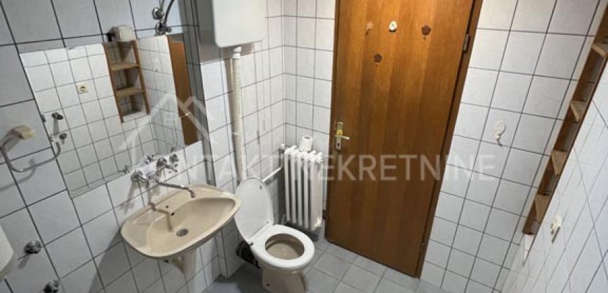 Jednoiposoban Stan Kod Doma Zdravlja – Odlična Lokacija