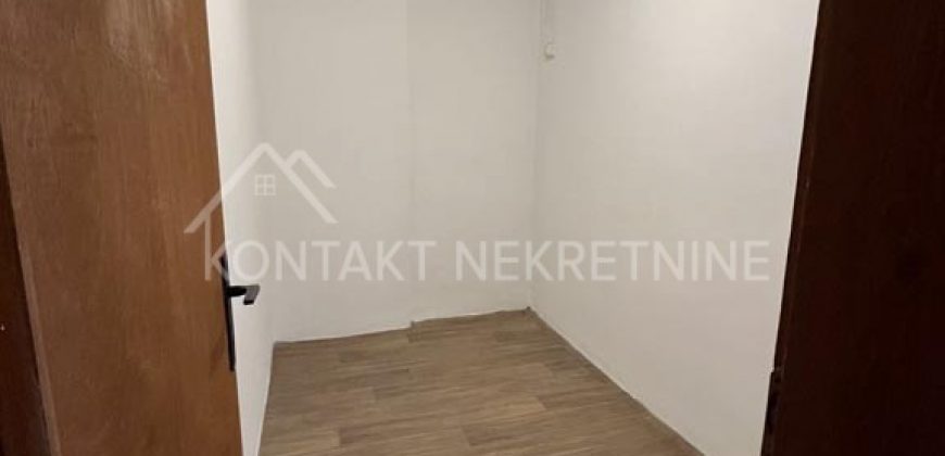 Jednoiposoban Stan Kod Doma Zdravlja – Odlična Lokacija