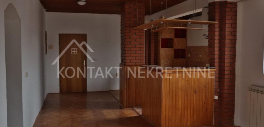 Jednoiposoban Stan Kod Doma Zdravlja – Odlična Lokacija