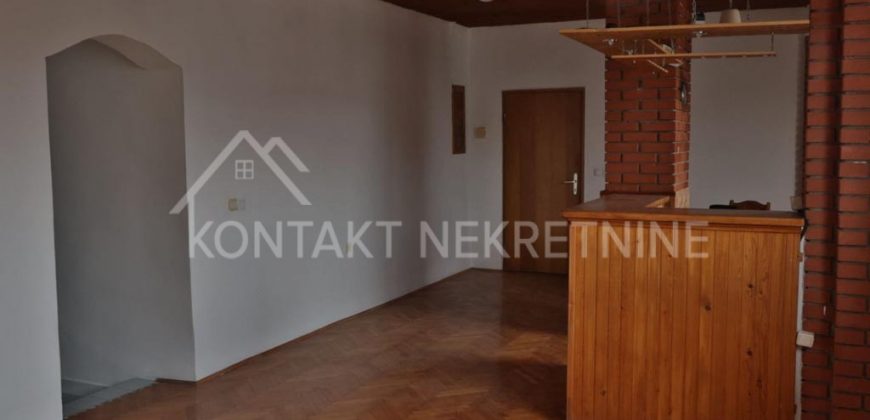 Jednoiposoban Stan Kod Doma Zdravlja – Odlična Lokacija