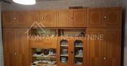 Dvojna Kuća Sa Dvorištem – Funkcionalan Dom U Blizini Vrtića