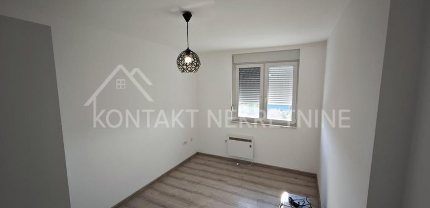 Komforan Jednoiposoban Stan U Novogradnji! Prostrana Terasa + Parking Mesto