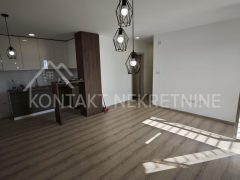 Komforan Jednoiposoban Stan U Novogradnji! Prostrana Terasa + Parking Mesto