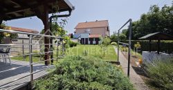 Prostrana Porodična Kuća Sa Uređenim Dvorištem I Pogledom Na Frušku Goru